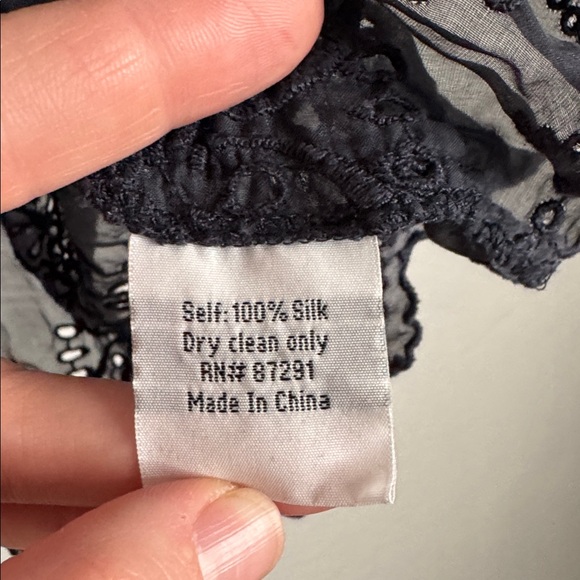 Johnny Was 4 Love & Liberty Sheer Silk Navy Lace Eyelet Top Size XS Boho Chic - Picture 5 of 7